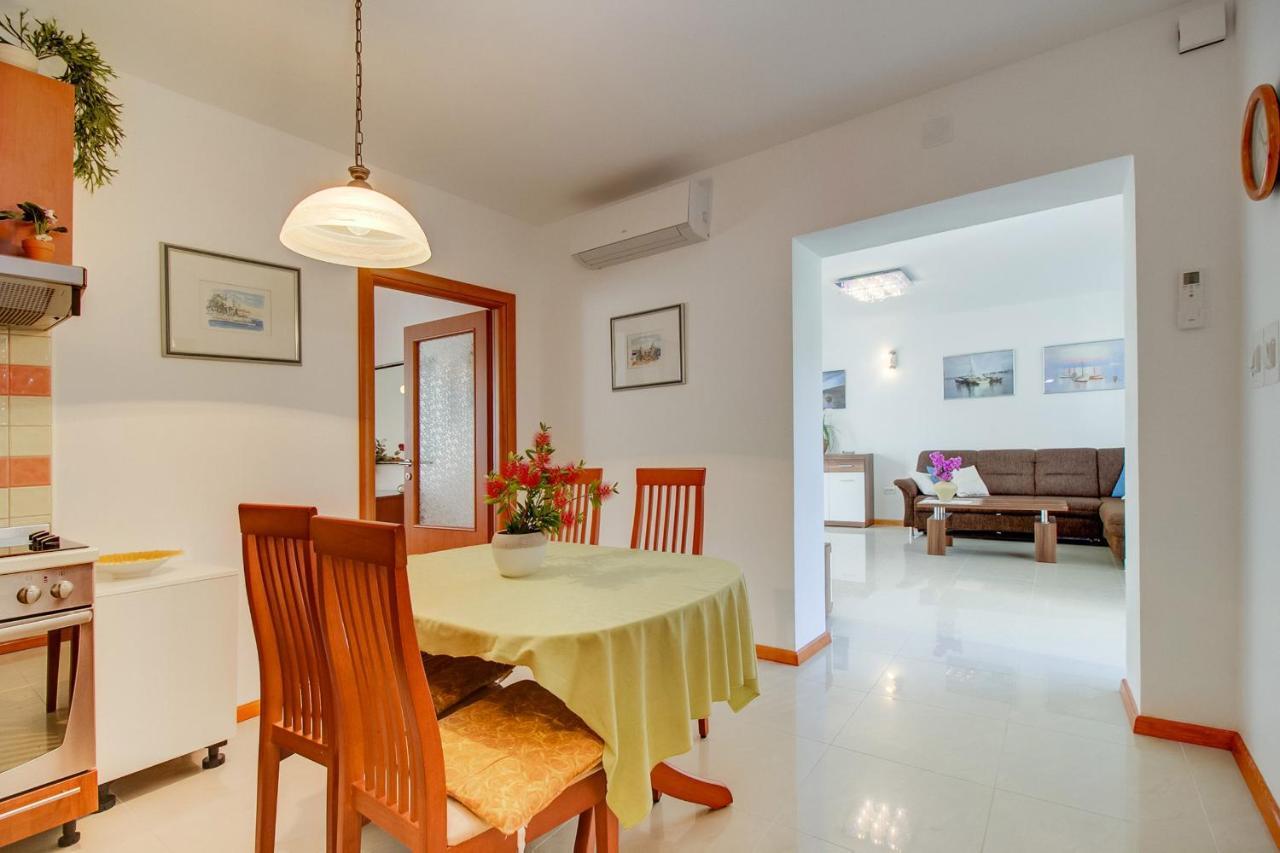 Apartman Mirjana 1 Mali Lošinj Exterior foto